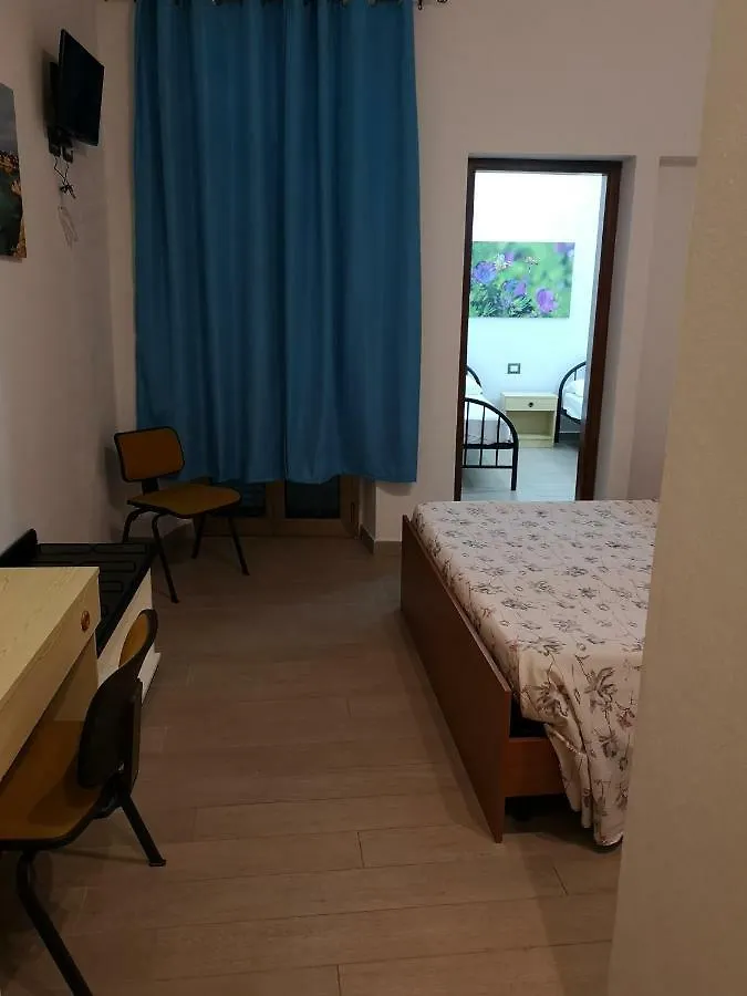 Domo Silvia Bed and Breakfast Λα Μανταλένα