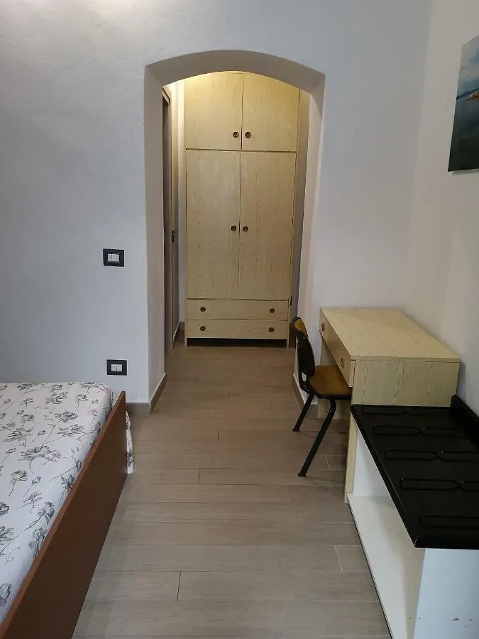 Domo Silvia Bed and Breakfast Λα Μανταλένα