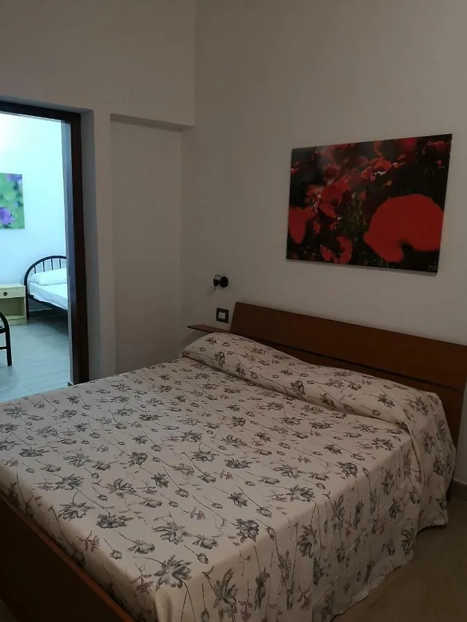 Domo Silvia Bed and Breakfast Λα Μανταλένα