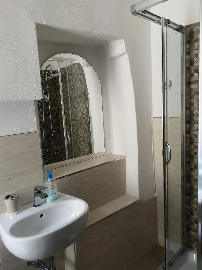 Domo Silvia Bed and Breakfast Λα Μανταλένα 0*,
