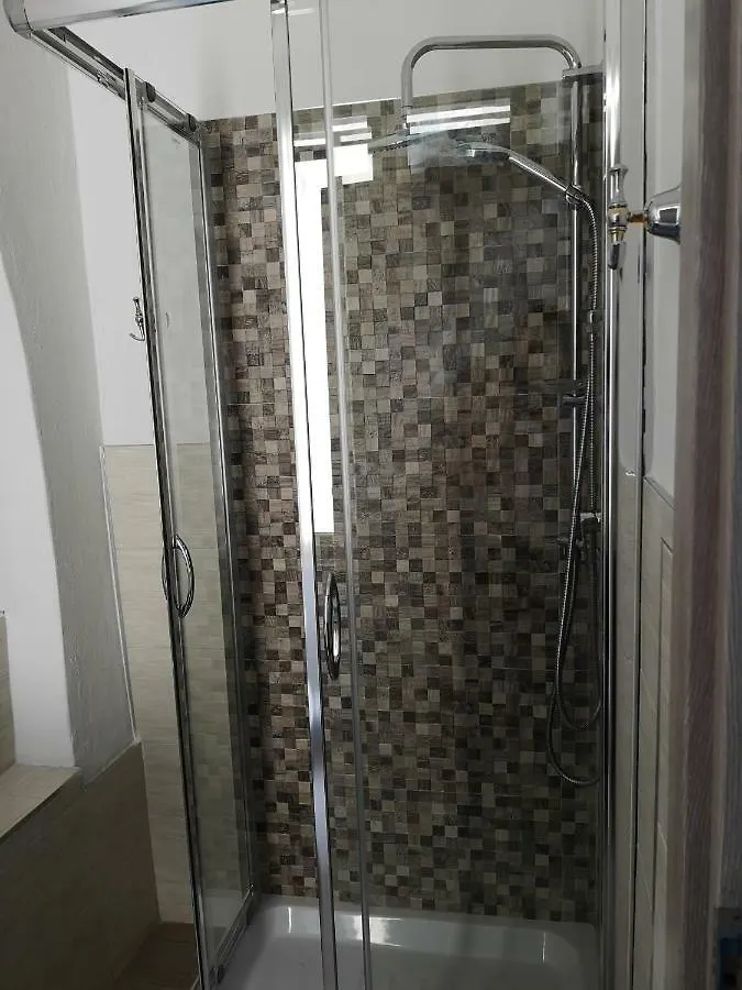 Domo Silvia Bed and Breakfast Λα Μανταλένα
