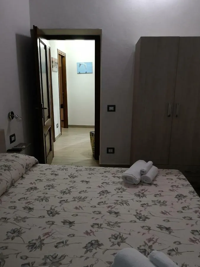 Domo Silvia Bed and Breakfast Λα Μανταλένα